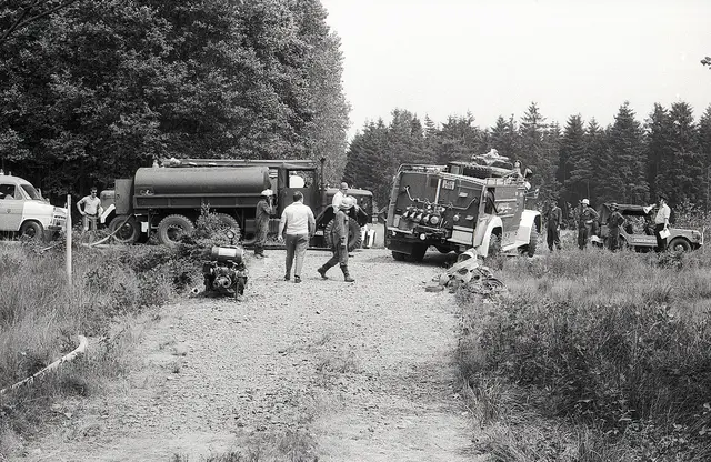 Eine Herausforderung für die Einsatzkräfte, die mit allen zur Verfügung stehenden Mitteln gegen die Flammen ankämpften: der Bruchbrand 1976 | Foto: Walter Potdevin