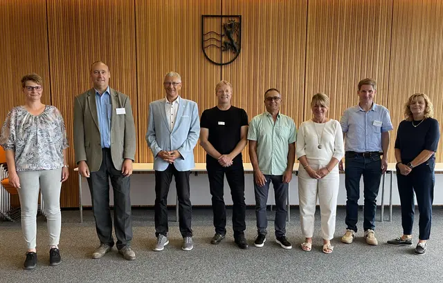 von links: Stephanie Grill, Andreas Neubert, Stefan Hildebrandt, Sven Janson, Kurt Ziegler, Anke Straub, Matthias Flach, Gabriele Friedrich | Foto: Landratsamt Rhein-Neckar-Kreis