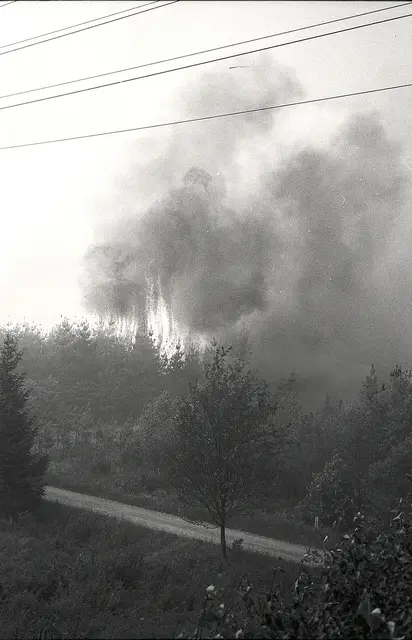 Ein flammendes Inferno: Die Feuerwehren kämpften tagelang gegen die Flammen | Foto: Walter Potdevin