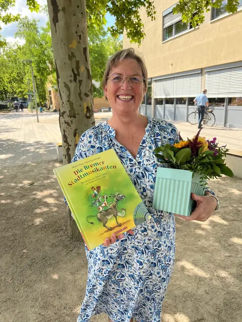 Sonja Oellermann hat das Märchen "Die Bremer Stadtmusikanten" in ein Singspiel umgesetzt und mit Schülerinnen und Schülern der Konrad-Adenauer-Schule aufgeführt. | Foto: g. bürk