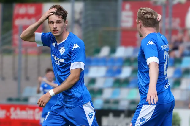 Kopfschütteln beim FKP: Marc Ehrhart hadert mit einer verpassten Chance im Spitzenspiel gegen TuS Koblenz. | Foto: Erik Stegner