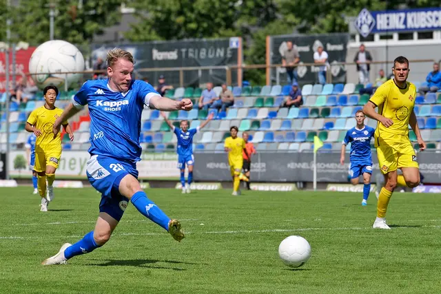 FKP-Torjäger Dennis Krob hatte bei mehreren Abschlüssen großes Pech.  | Foto: Erik Stegner