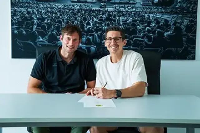 Vertragsunterzeichnung  | Foto: RNL