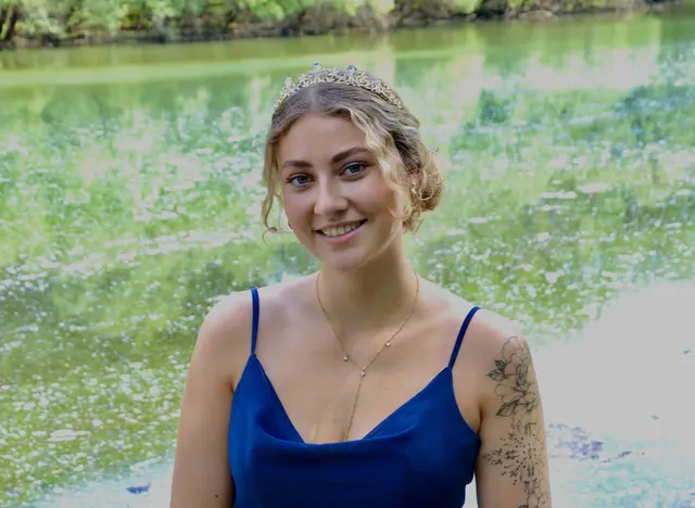 Rheinprinzessin Julia I. gibt Autogramma | Foto: Ortsgemeinde Lingenfeld/gratis