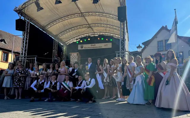 Eröffnung des Residenzfestes mit Stadtbürgermeister Dr. Marc Muchow und den Wein- und Biermajestäten | Foto: Touristik Kirchheimbolanden