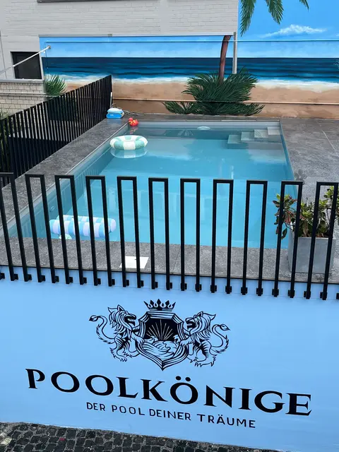 Ausstellungspool | Foto: Aljoscha Kertesz