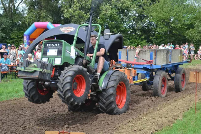 Jede Menge Action beim Schlepperpulling  | Foto: Schlepperpulling Team Walsheim-Nußdorf e.V./gratis