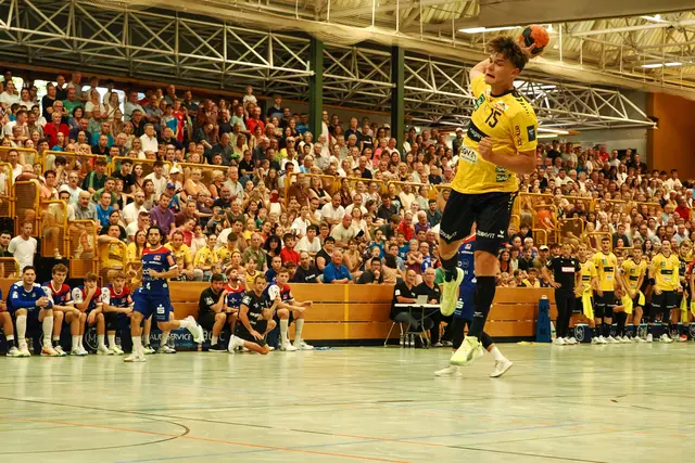 Tempogegenstoß von David Móré beim Testspiel HBW Balingen-Weilstetten - Rhein Neckar Löwen. | Foto: Birkelbach/PIX-Sportfotos
