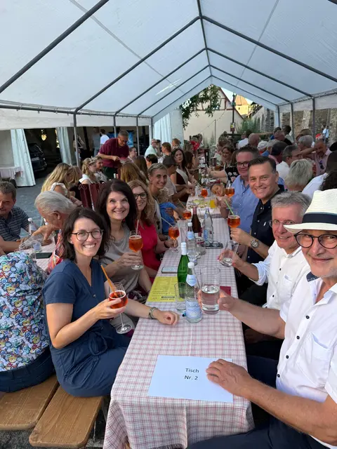 Wein und weitere kühle Getränke - so lässt es sich natürlich trefflich aushalten | Foto: Pressestelle VG Kirchheimbolanden