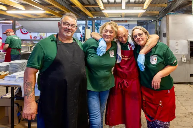 Ein paar der ehrenamtlichen Helferinnen und Helfer | Foto: Johann-Peter Melder