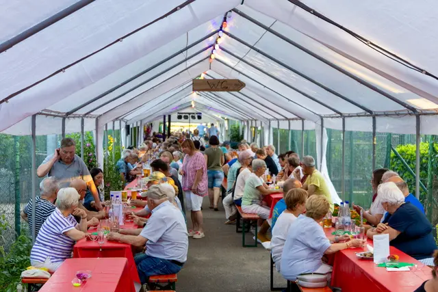 Ein sehr gut besuchtes Fest | Foto: Johann-Peter Melder