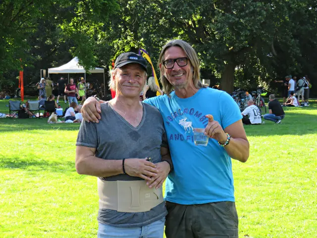 Auch Uwe Rehren (Türkis) kam zum Event | Foto: Brigitte Melder