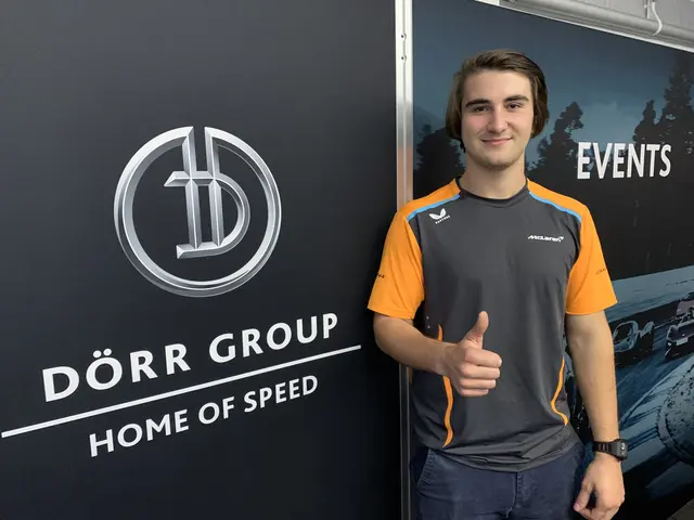 McLaren-Pilot Ben Dörr fährt seine erste DTM-Bestzeit auf dem Nürburgring | Foto: Michael Sonnick