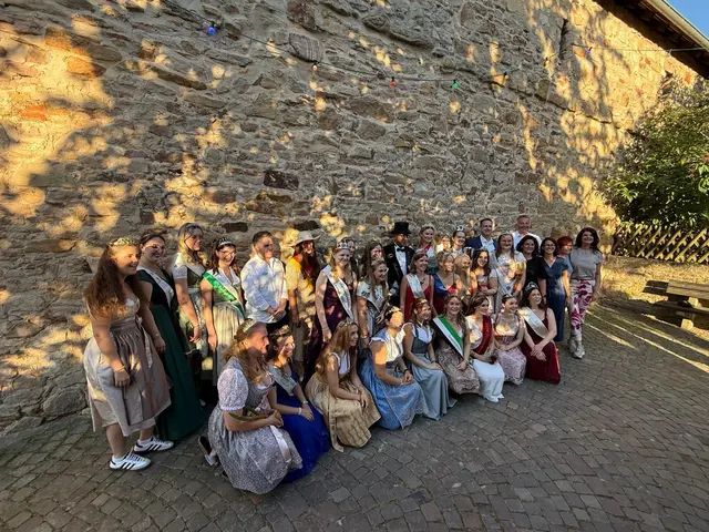 Die Wein- und Biermajestäten dürfen natürlich nicht fehlen | Foto: Pressestelle VG Kirchheimbolanden