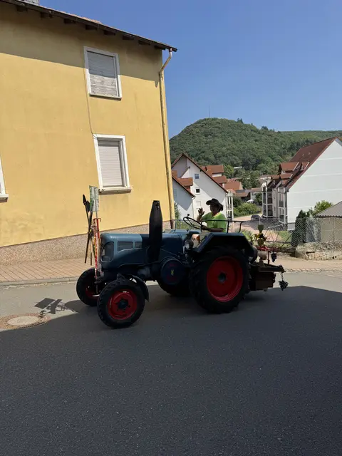 Lanz 2416 von OB Kurt Enders Sitters  | Foto: Mohr Arno