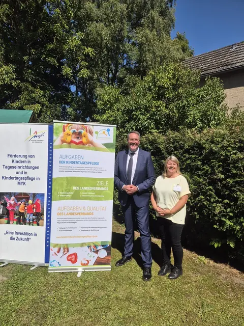 Ministerpräsident Alexander Schweitzer und Landesverband Vorsitzende Emilia Roth. | Foto: DianaF.