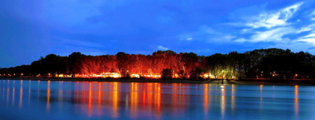 Das 21. Festival des deutschen Films Ludwigshafen am Rhein findet vom 20. August bis 7. September 2025 in einer temporären Zeltlandschaft am Rhein statt. Ein Ort der Begegnung von Publikum, Stars und Branche. | Foto: Festival des deutschen Films