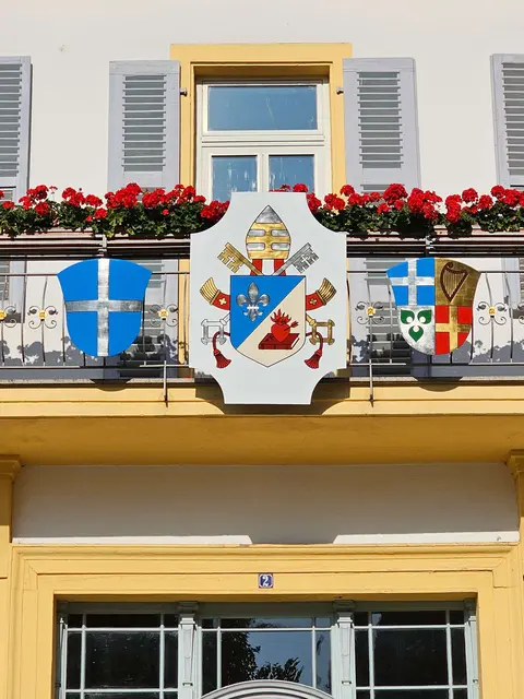 Wappen des Bistum Speyer, Wappen von Papst Leo XIV., Wappen von Bischof Dr. Karl-Heinz Wiesemann | Foto: Bistum Speyer