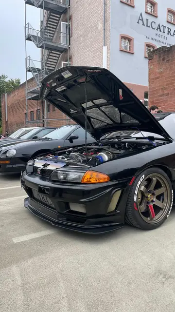 Ein Blick in den Motorraum gehört dazu | Foto: Frank Werz/gratis