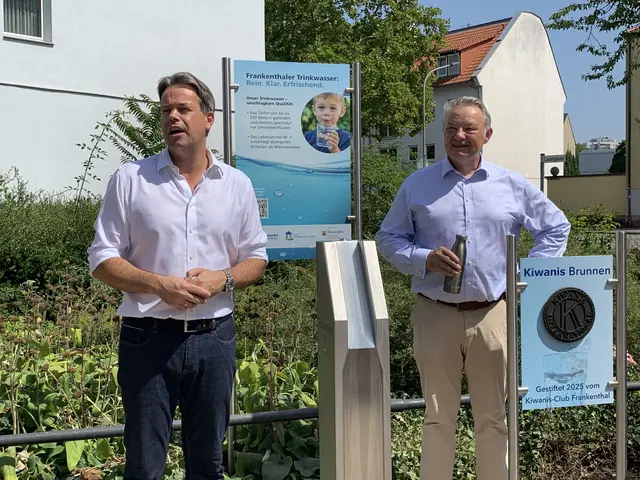 Der Frankenthaler Oberbürgermeister Nicolas Meyer (links) und Volkmar Langefeld, dem Geschäftsführer der Stadtwerke Frankenthal | Foto: Michael Sonnick