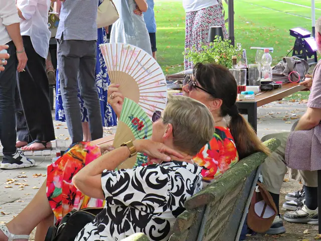 Fächeln, auch wenns nur heiße Luft ist | Foto: Brigitte Melder