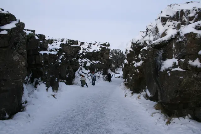 Zwischen der amerikanischen und europäischen Kontinentalplatte  | Foto: © www.jowapress.de