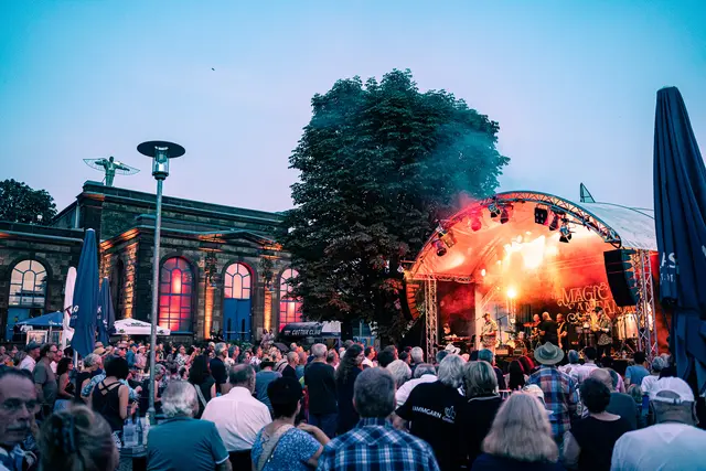 Großartiger Auftakt für den Kulturgarten der Kammgarn am Donnerstagabend mit „The Magic of Santana – the Show“ | Foto: André Gmür/Kammgarn