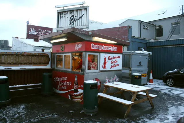 Diese Bude sollte man sich in Reykjavik nicht entgehen lassen - und die Produkte probieren: "Bæjarins Beztu Pylsur" mit den besten Hot Dogs der Stadt | Foto: © www.jowapress.de