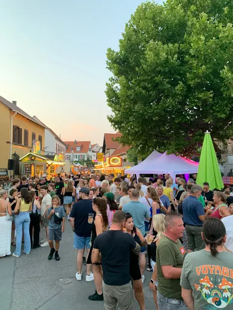 Asselheimer Weinfest am Samstagabend. | Foto: Bohlander