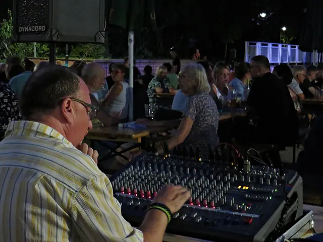 An den Knöpfen für die Technik | Foto: Brigitte Melder