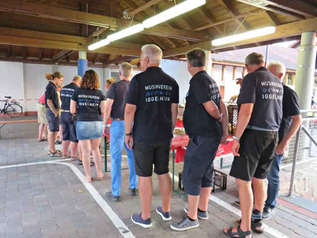 In der Pause gings ans Grillgut | Foto: Brigitte Melder