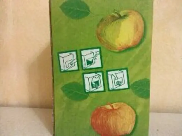 In solche Boxen kommt der Saft. | Foto: Margareta Fluck