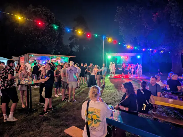 Kerwe-Vorglühen mit Cocktails und DJ Sapphire | Foto: F. Korpjuhn (2025)