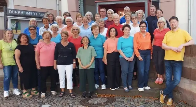 Die Liedertafel Bad Dürkheim mit ihrem neuen Chorleiter Hans Jochen Kaube | Foto: MGV Liedertafel Bad Dürkheim