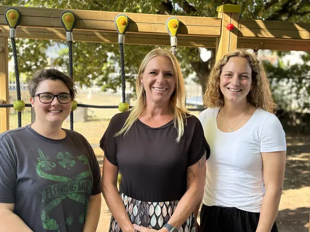 Unterstützen Eltern und Angehörige im Umgang mit ihren Kindern (v.l.n.r.): Jasmin Maurus, Sandra Weinerth und Marlene Oetzel. | Foto: I-Kita Buntspechte