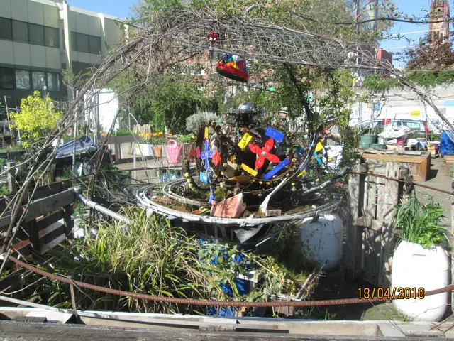 Im Ludwigshafener HackgARTen. Wasserspiele eines Mannheimer Künstlers. | Foto: Foto: Günther H.P. Hummrich