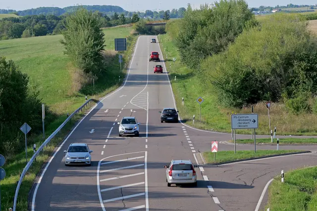 Die Landesstraße 600 ist eine wichtige Verbindung – ab September wird sie wegen Bauarbeiten zeitweise gesperrt. | Foto: Erik Stegner