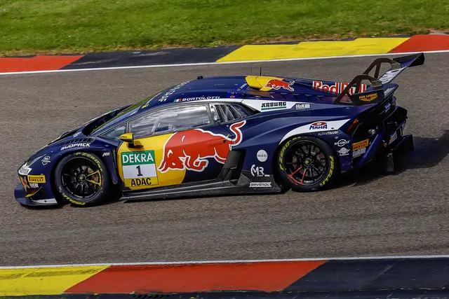 Der amtierende DTM-Champion Mirko Bortolotti aus Italien im Lamborghini vom Abt Sportsline Team | Foto: Marcel Uhlmann