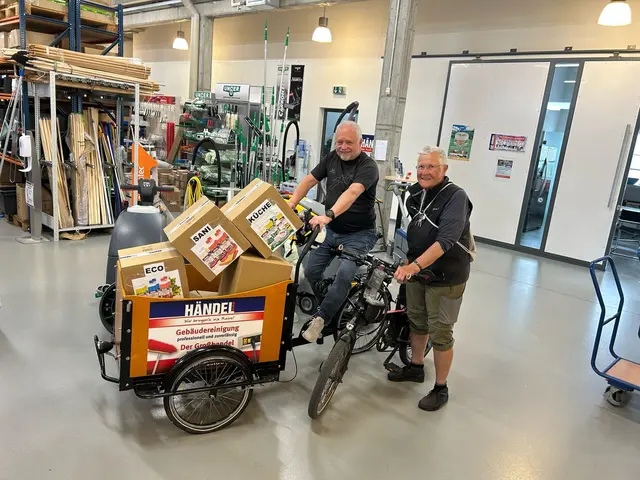 Zwei flotte Radler: Klaus D. Händel fährt ab auf Sauberkeit und Marta Binder radelt für Schulen in Ghana | Foto: händel