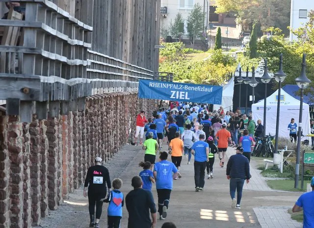 Ziel beim Rheinpfalz-Benefizlauf. | Foto: Peter Kretzschmar / Rheinpfalz