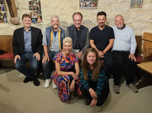 Organisiert das Kulturszenario 2025: Vorstand des Stadtverbands Kultur Neustadt, v.l.n.r.: Michael Landgraf, Hansjürgen Hoffmann, Viola Bestrich-Hoffmann, Pascal Bender, Leni Bohrmann, Roderick Haas, Hubertus Kröner. Es fehlt Bernhard Magin.  | Foto: Michael Landgraf