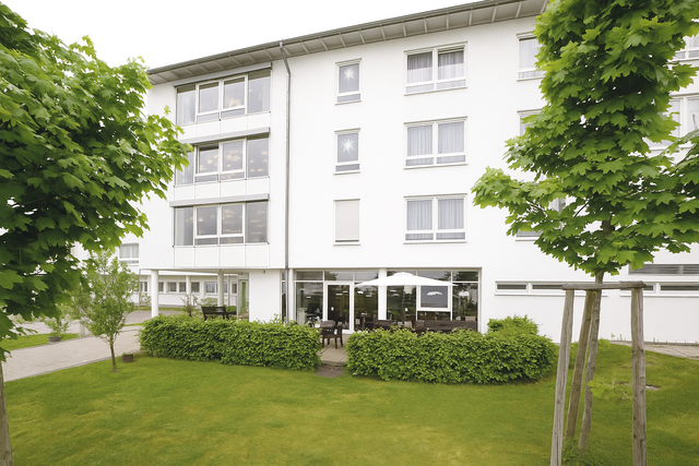 Altersheim Bruchmühlbach-Miesau: Das Pflegeheim Haus Edelberg bietet Senioren eine erstklassige Versorgung. | Foto: KI-generiert/Julia Glöckner
