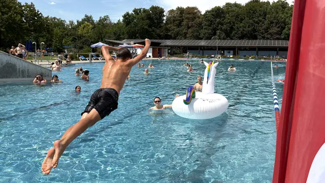 Ein Highlight dieser Sommer-Saison im Bademaxx: das Einhornspringen | Foto: SWS