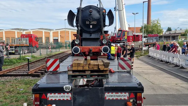 Auch von vorne macht die hochbetagte Lok eine gute Figur | Foto: Ralf Vester