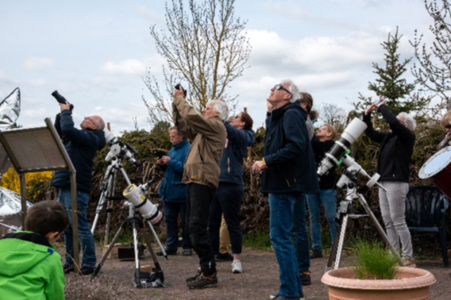 Beobachtung der partiellen Sonnenfinsternis im März 2025 an der Pollichia Sternwarte.
 | Foto: Christian Wersi
