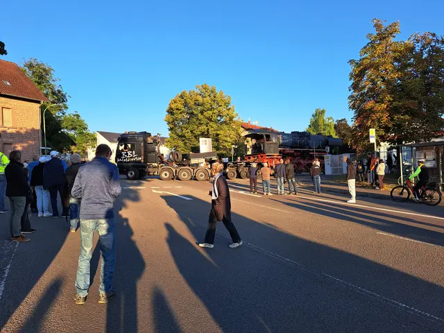 Eine knifflige Sache: Das Zurückstoßen, um dann rückwärts in Richtung Stellwerk zu fahren | Foto: Monika Klein