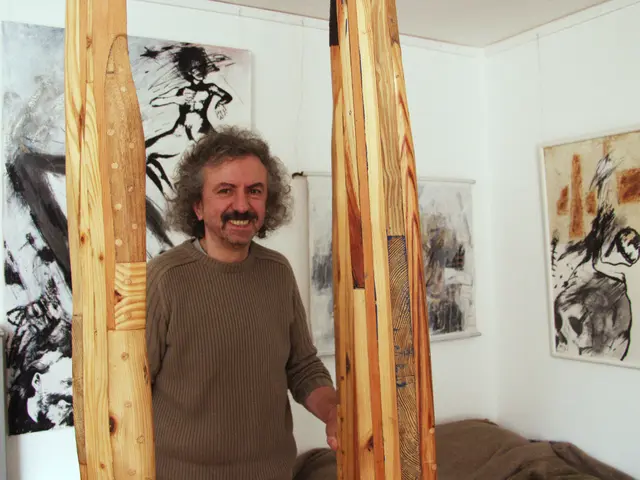 Günther Berlejung 2004 im Atelier in Bockenheim. | Foto: Schmitt