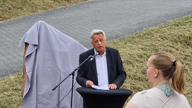 Dr. Ulrich Becker hielt die Laudatio und würdigte die herausragende Bedeutung von Karl-Heinz Schröder für die Leichtathletik in der Pfalz | Foto: Ralf Vester