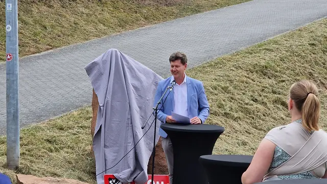 Harald Westrich begrüßte die Gäste und moderierte die Einweihung | Foto: Ralf Vester