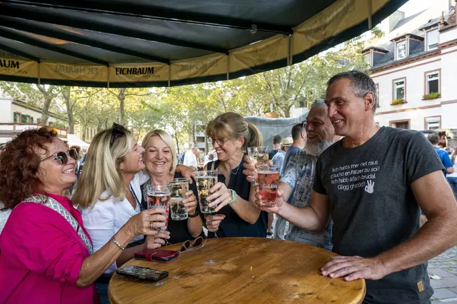 Aus seiner langen Tradition heraus ist das Altstadtfest Speyer ein Fest, zu dem die Anwohner sich Gäste in die Altstadt laden | Foto: Klaus Venus/gratis